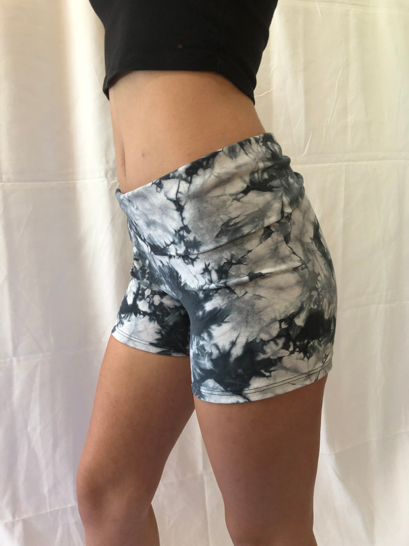 Hemp Yoga Shorty in Black
